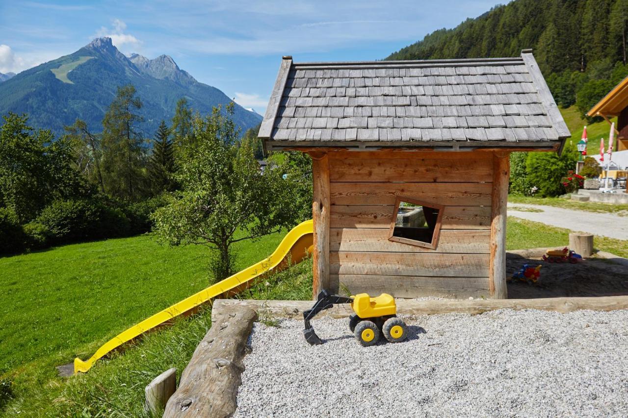 Gasthof Groebenhof Fulpmes Exterior photo
